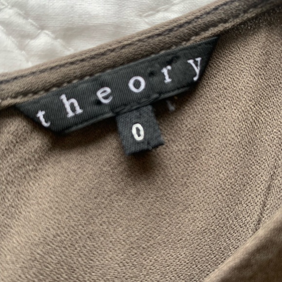 Theory Pleated Midi dress - Picture 3 of 3